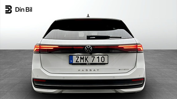Volkswagen Passat 5 of 19