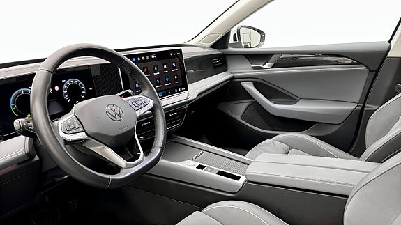 Volkswagen Passat 7 of 19