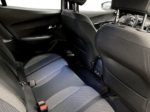 Peugeot 2008 12 of 15