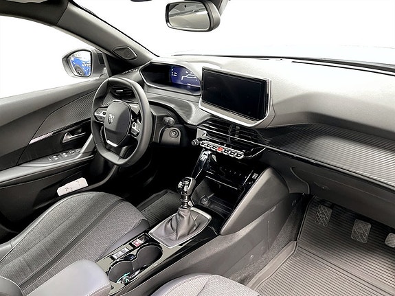 Peugeot 2008 11 of 15