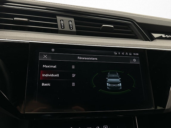 Audi Q8 26 of 30