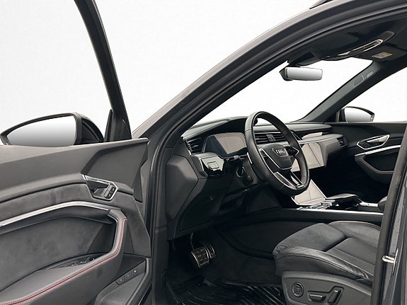 Audi Q8 12 of 30