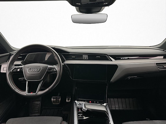 Audi Q8 23 of 30