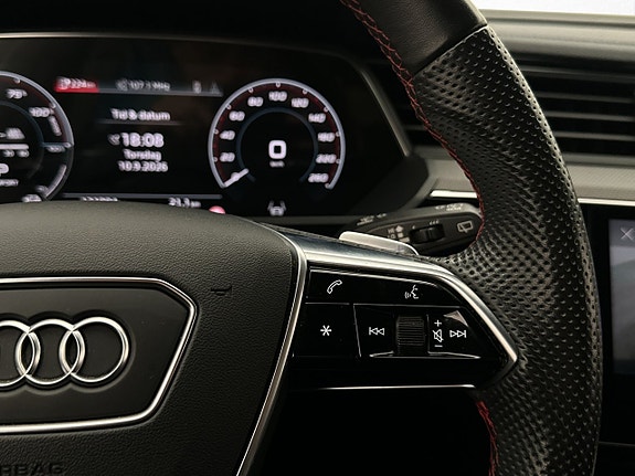 Audi Q8 22 of 30
