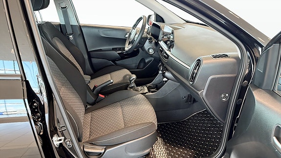 Kia Picanto 5 of 12