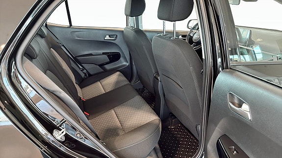 Kia Picanto 4 of 12