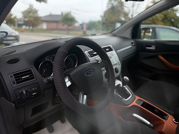 Ford Kuga 5 of 10