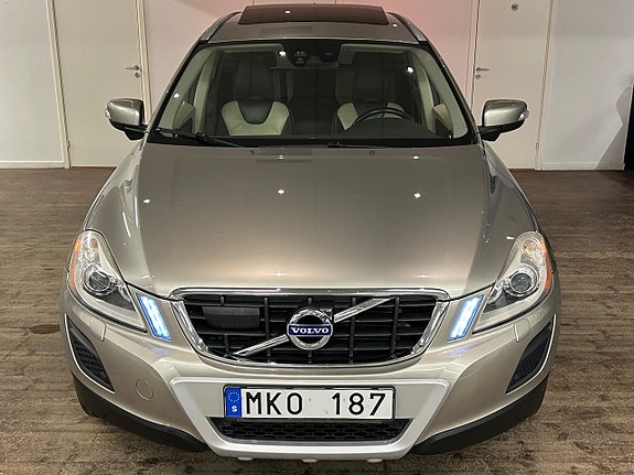 Volvo XC60 4 of 21