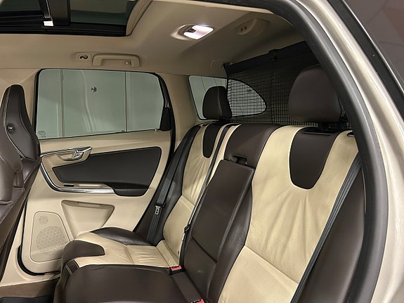 Volvo XC60 18 of 21