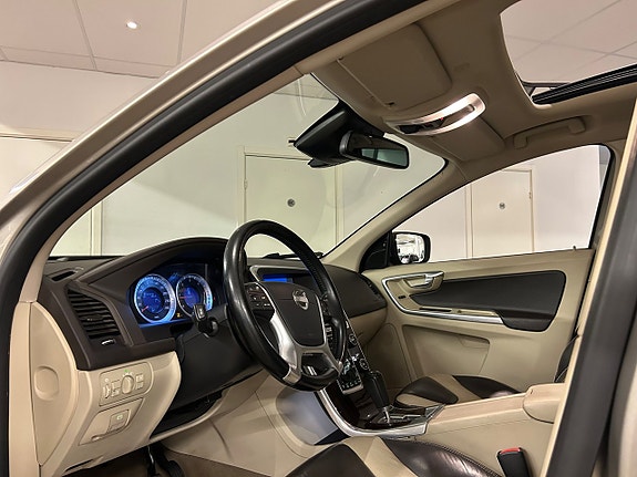 Volvo XC60 14 of 21