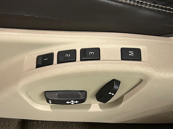 Volvo XC60 16 of 21