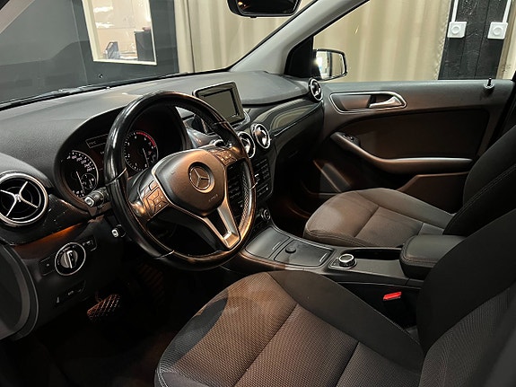 Mercedes-Benz B180 16 of 21