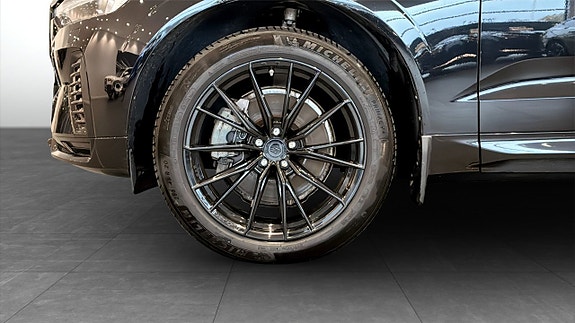 Volvo XC60 9 of 13