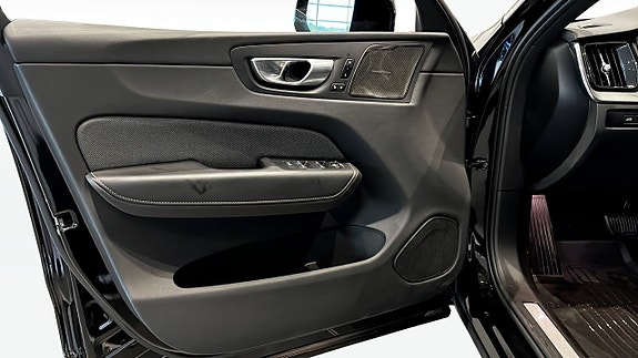 Volvo XC60 11 of 13