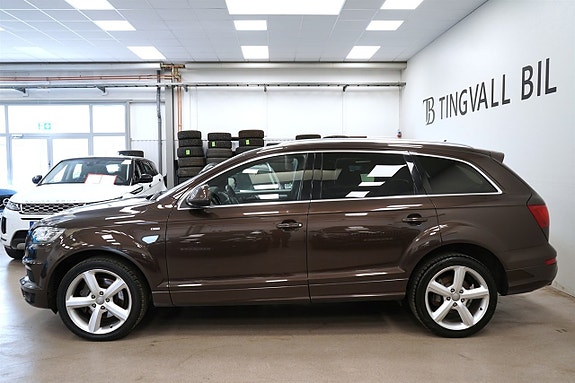 Audi Q7 2 of 26