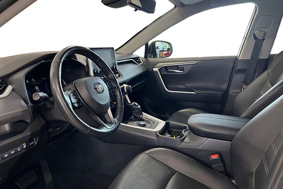 Toyota RAV4 14 of 21
