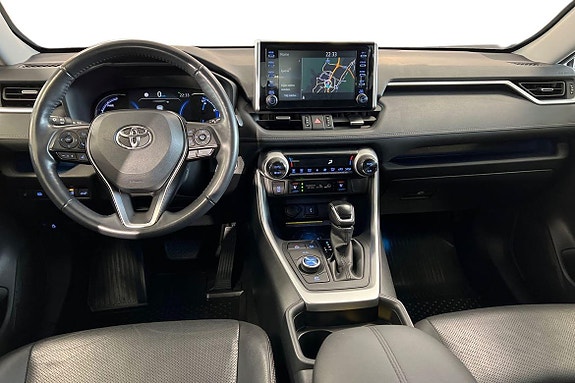 Toyota RAV4 10 of 21