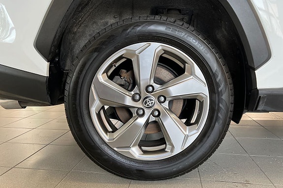 Toyota RAV4 17 of 21