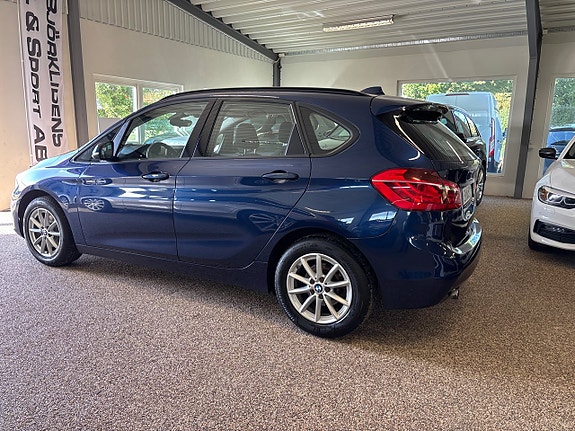 BMW 218d 9 of 9