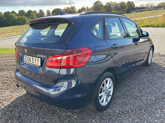 BMW 218d 4 of 9