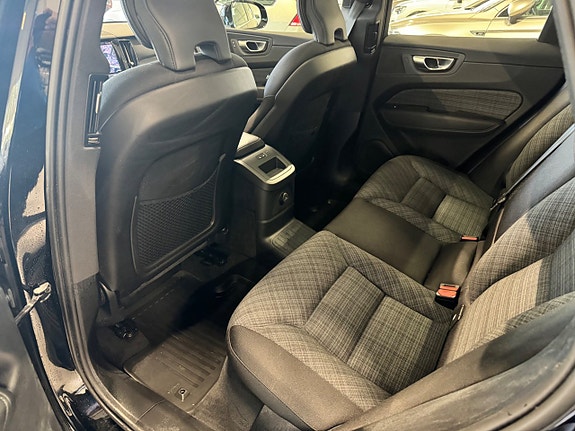 Volvo XC60 10 of 26
