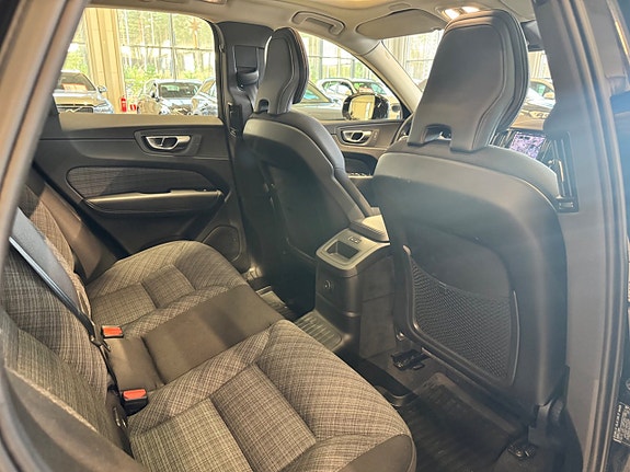 Volvo XC60 13 of 26