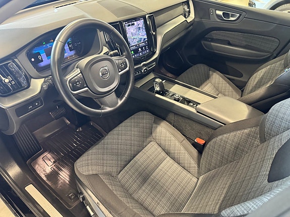 Volvo XC60 8 of 26