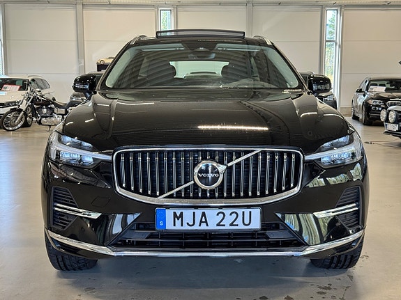 Volvo XC60 2 of 26