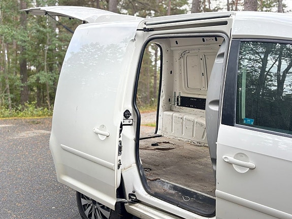 Volkswagen Caddy 10 of 28