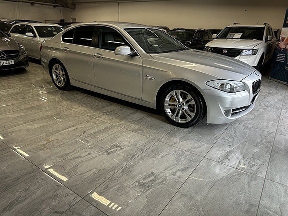 BMW 520i 2 of 23