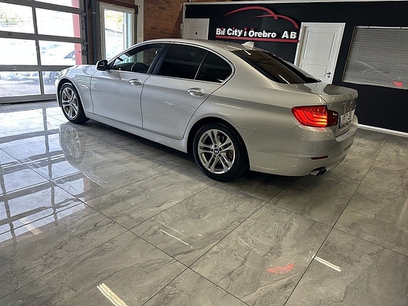 BMW 520i 4 of 23