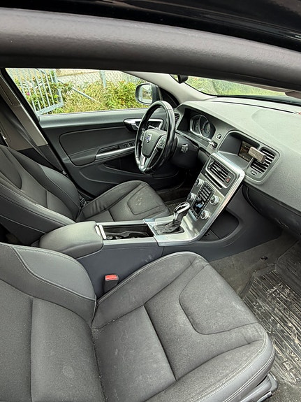 Volvo V60 4 of 10