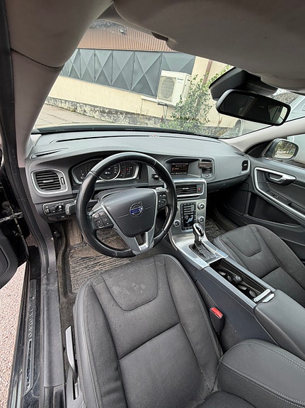 Volvo V60 5 of 10