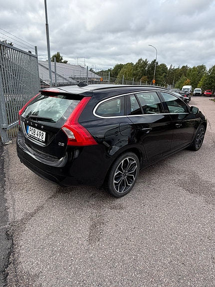Volvo V60 3 of 10