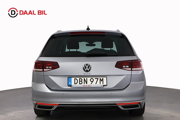 Volkswagen Passat 7 of 26
