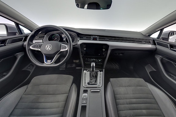 Volkswagen Passat 13 of 26