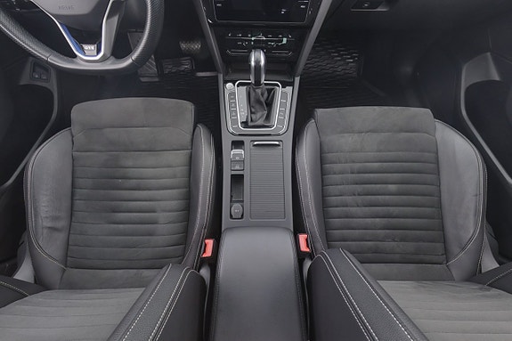 Volkswagen Passat 14 of 26