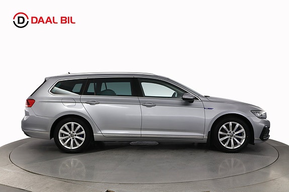 Volkswagen Passat 5 of 26