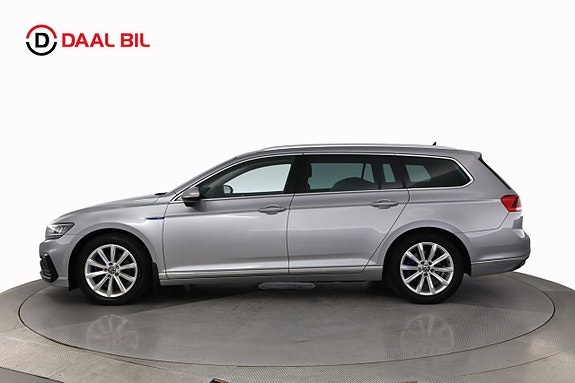 Volkswagen Passat 9 of 26