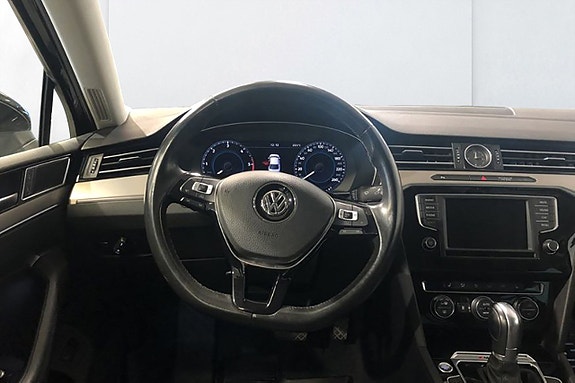 Volkswagen Passat 12 of 12