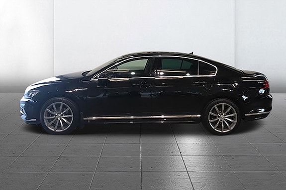 Volkswagen Passat 7 of 12