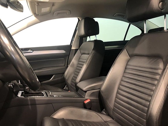 Volkswagen Passat 8 of 12