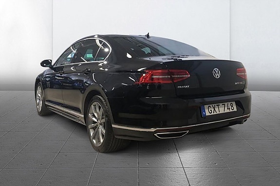 Volkswagen Passat 6 of 12