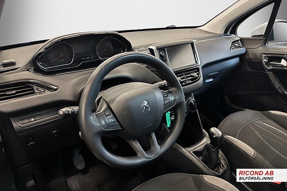 Peugeot 208 17 of 19