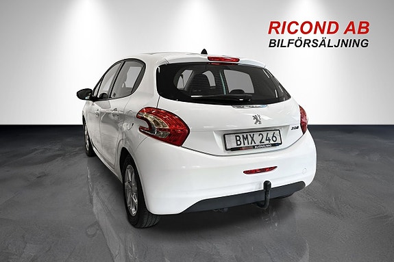 Peugeot 208 8 of 19