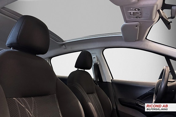 Peugeot 208 16 of 19