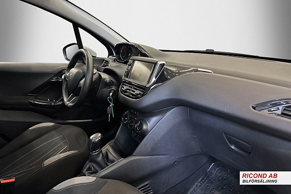 Peugeot 208 15 of 19