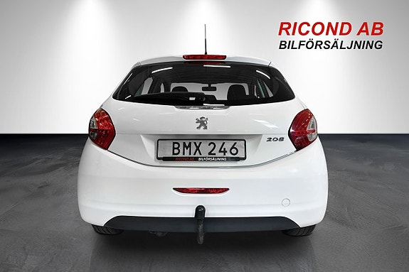 Peugeot 208 7 of 19
