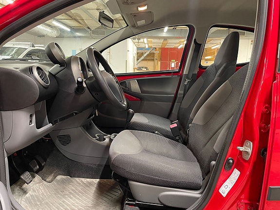 Peugeot 107 8 of 17