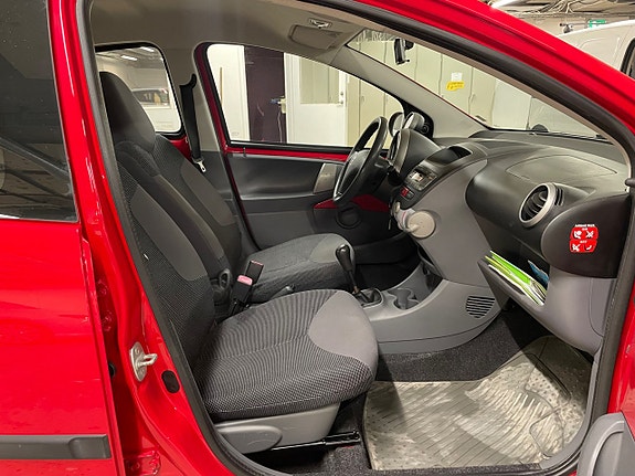 Peugeot 107 11 of 17